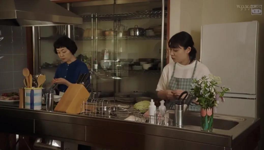 56岁阿姨独居2层别墅，不结婚不生娃，靠另类日式风圈粉无数人