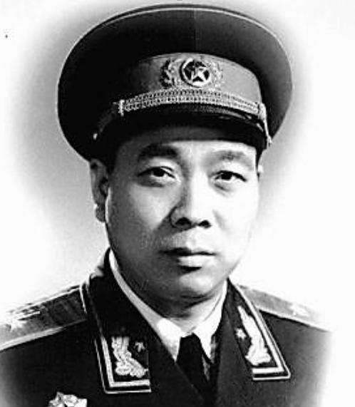 俏也不争春只把春来报,俏也不争春原诗