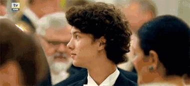 全球最帅王子18岁净身出户，上海打工赚钱：生来是王子，太惨了