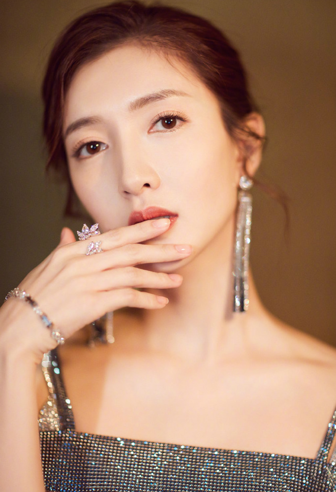 施华洛世奇是十大珠宝吗,施华洛世奇项链都是水晶的吗