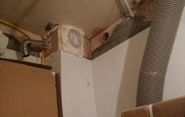 别家做饭有油烟倒灌进自家厨房,老房子油烟管道漏烟怎么办