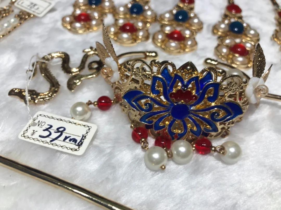 哪个城市有汉服和洛丽塔实体店,西安汉服实体店汉服体验