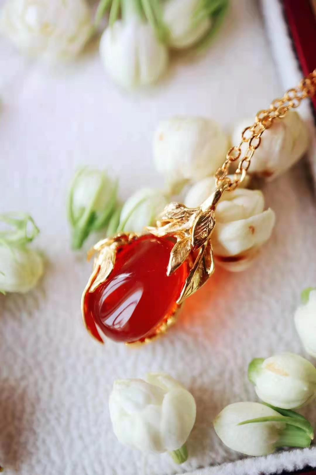 欧泊是什么宝石价格多少,欧泊是贵重宝石吗