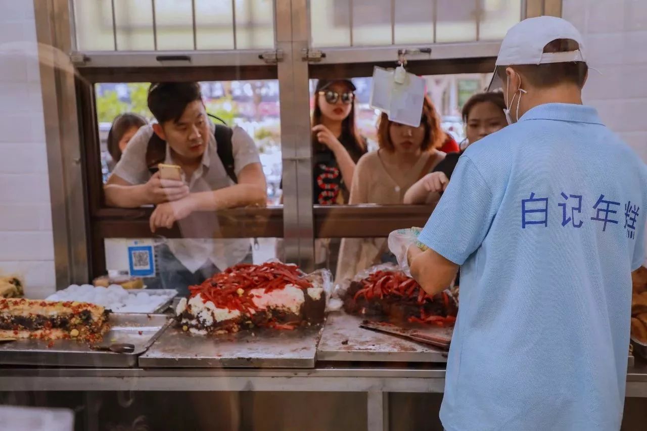 如何用100块吃三十天,100元吃牛街