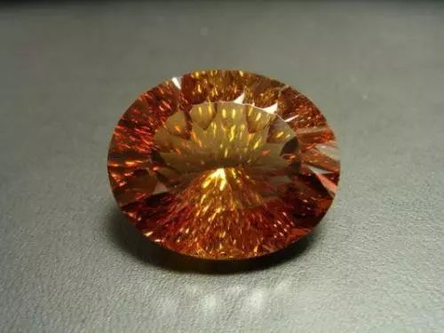 一个托帕石，被“丧心病狂”地砍了1000刀！！光泽却如烟火般闪耀