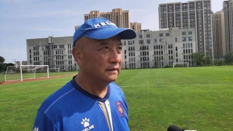 青岛海牛庆祝中乙夺冠,2017-2018赛季青岛海牛