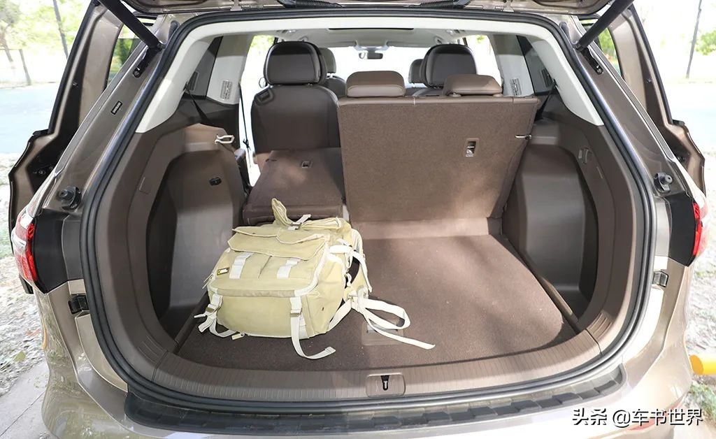 威然和夏朗比较选哪个更好,大众夏朗2017款怎么样