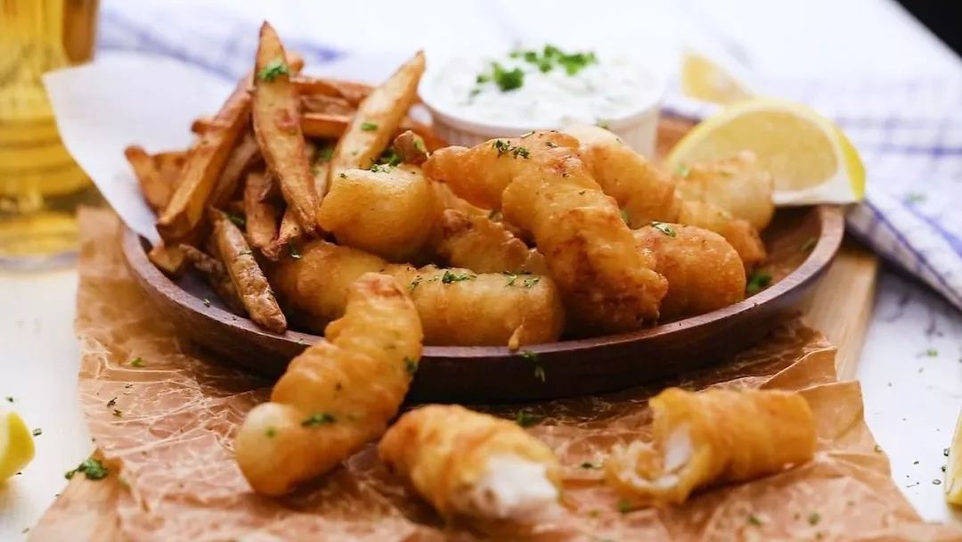 中国小伙去新西兰却横扫对手获得冠军，每份食材在手上都是艺术品