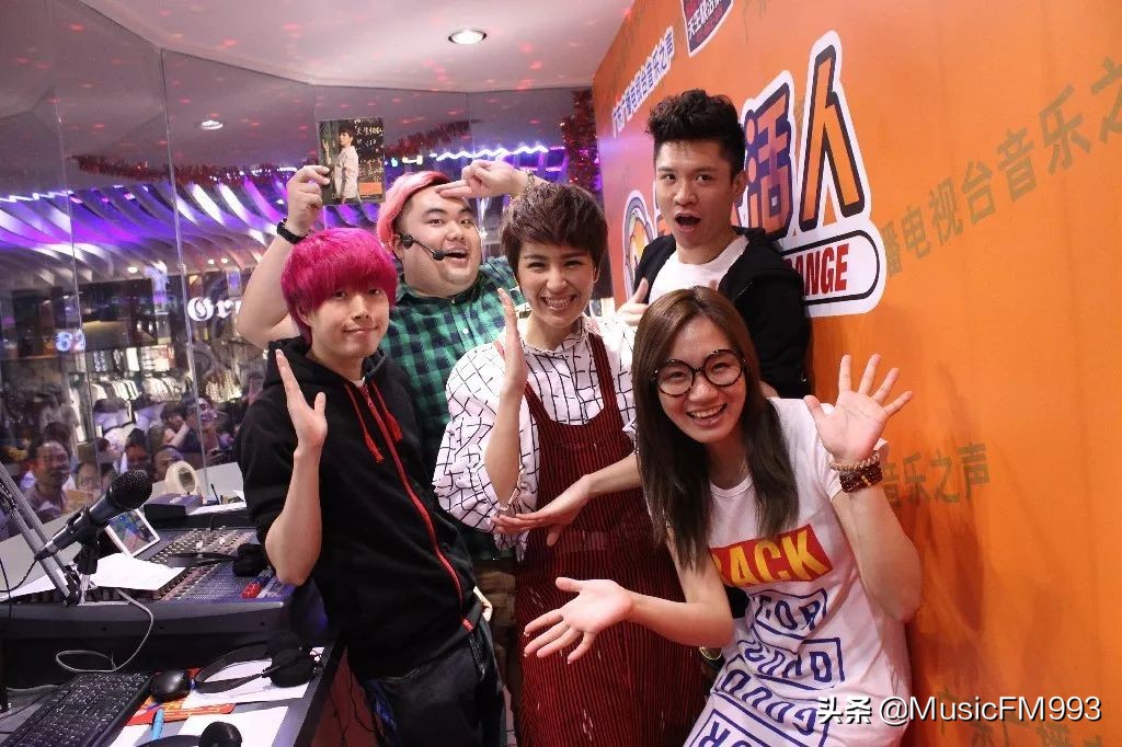 流行前线总店直播,流行前线负一层直播基地