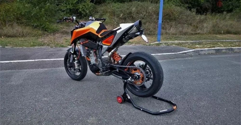 ktm490duke落地多少钱,ktm双缸450cc引擎