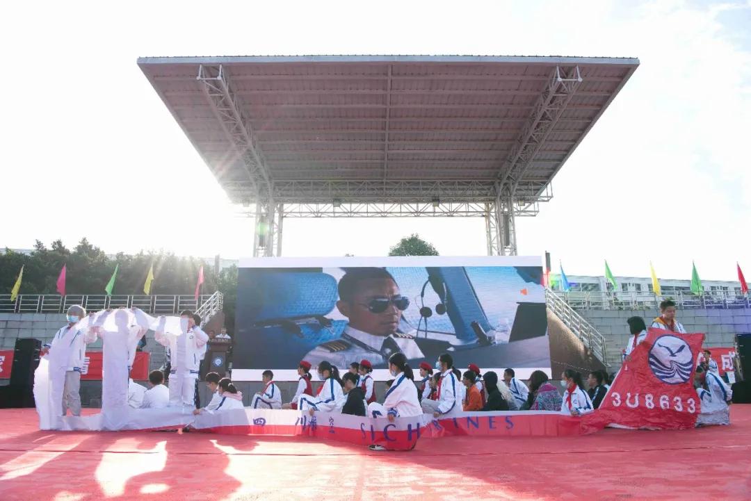 机器人在技能大赛上尬舞,世界机器人舞冠军挑战赛