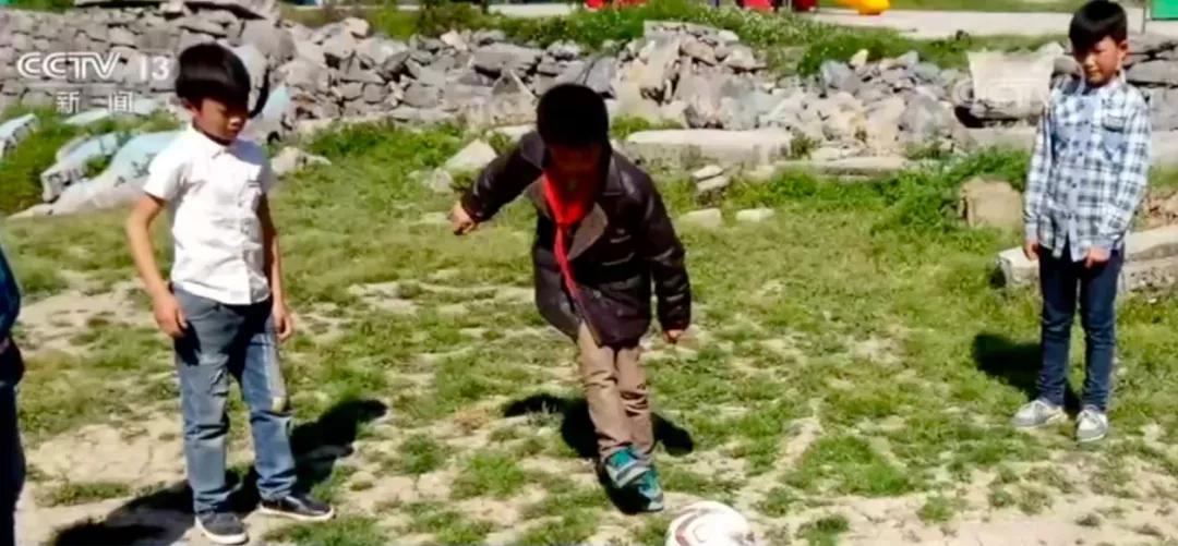 教足球的语文老师,教诗词的语文老师