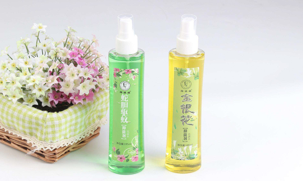 发现孩子误食胶水，爸爸急救方法获赞，家长们不能忽视的安全问题