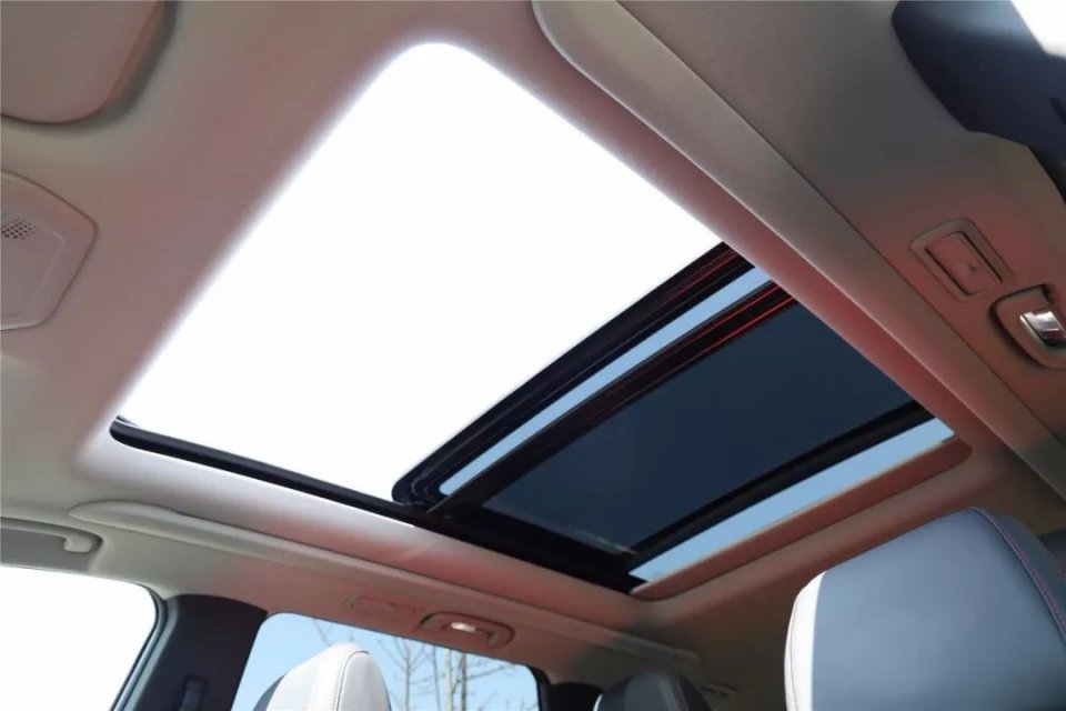 带着全家人一起房车自驾游,大通g50手动挡低配试驾视频