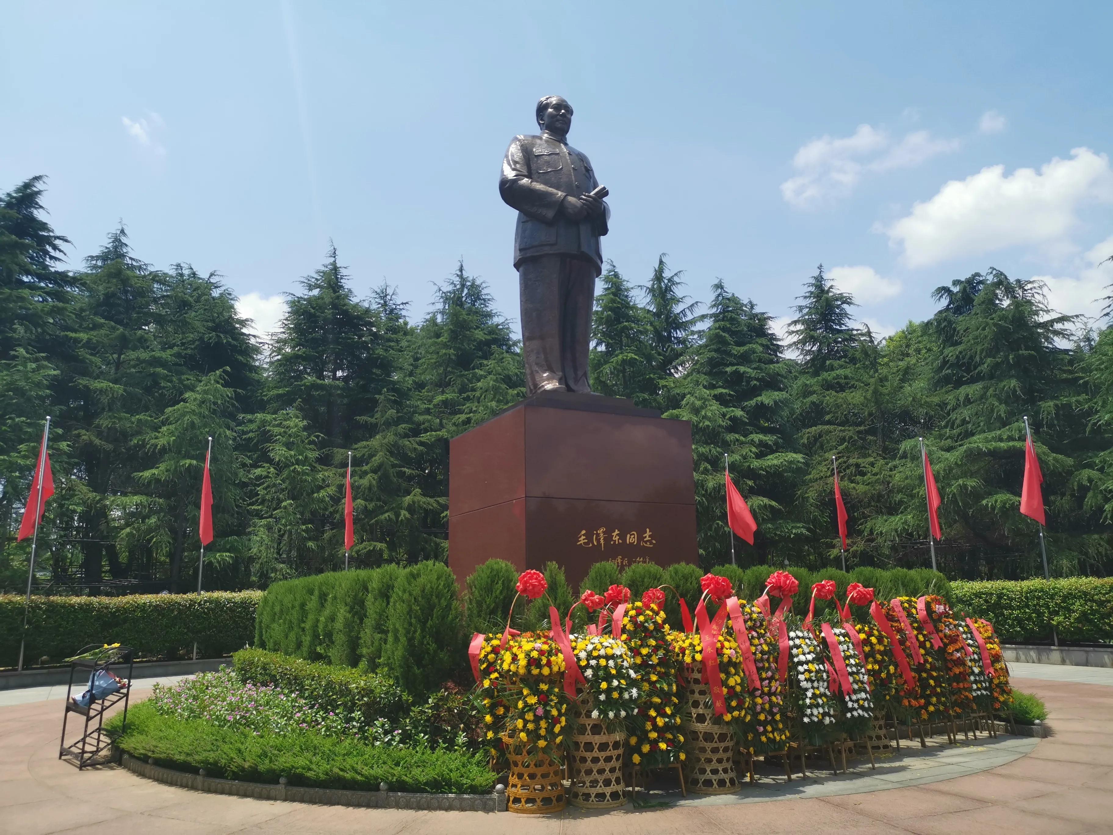 周末韶山一日游：参观了毛*东泽**故居、滴水洞、虎歇坪