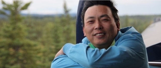 为了销量无视法律？99块能买2条中华烟，拼多多是在“玩火”