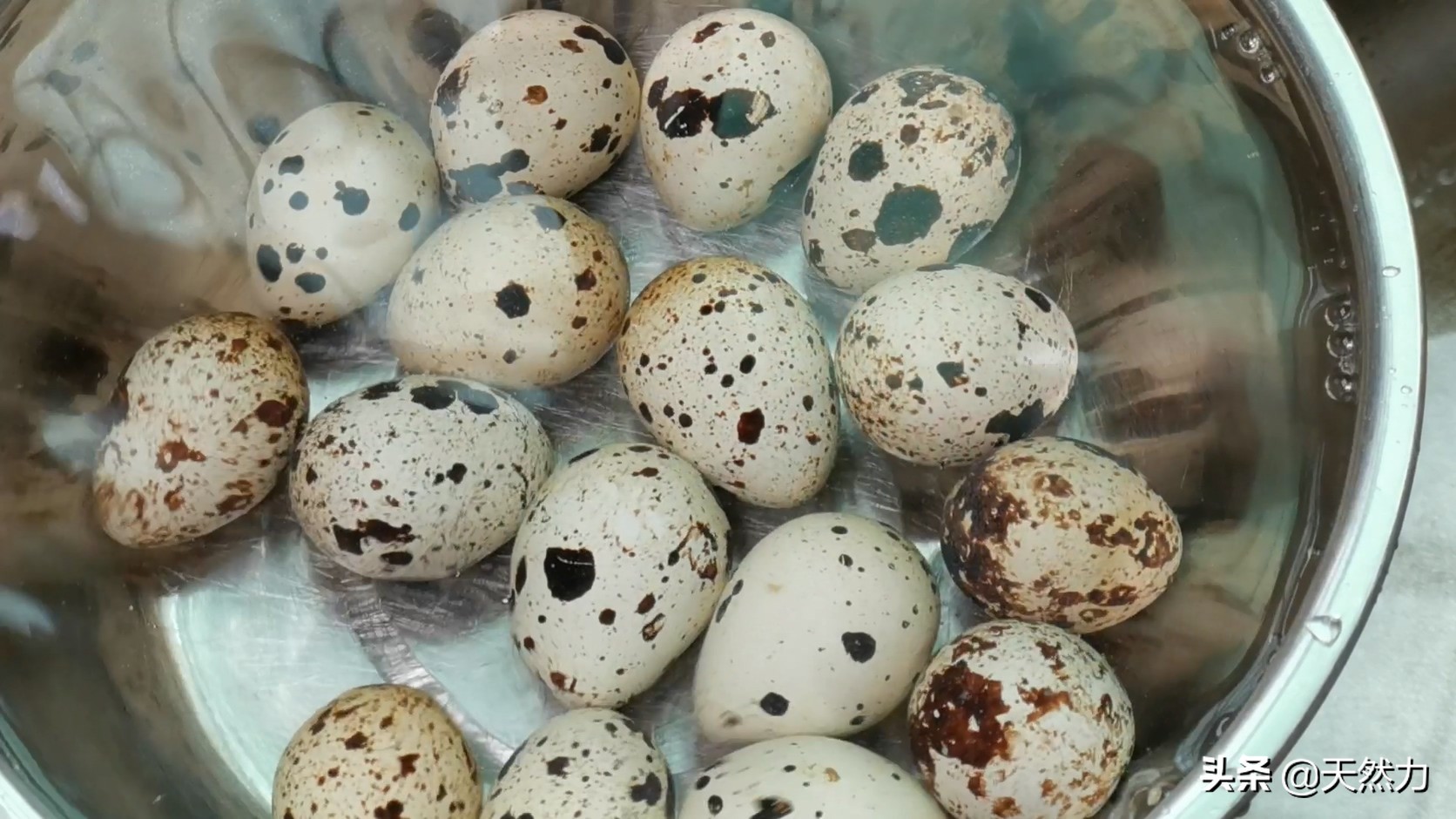 鹌鹑蛋剥壳怎么最快,鹌鹑蛋怎么剥壳最简单的方法