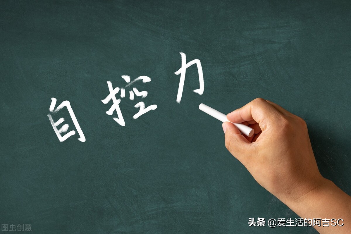 十七岁男孩暑假挥霍30万,男子暑假挥霍了30万