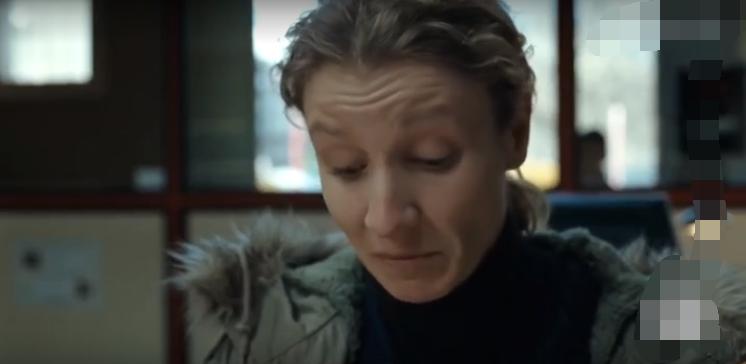 男孩背后长了一只翅膀,男孩身上长了一对翅膀是什么电影