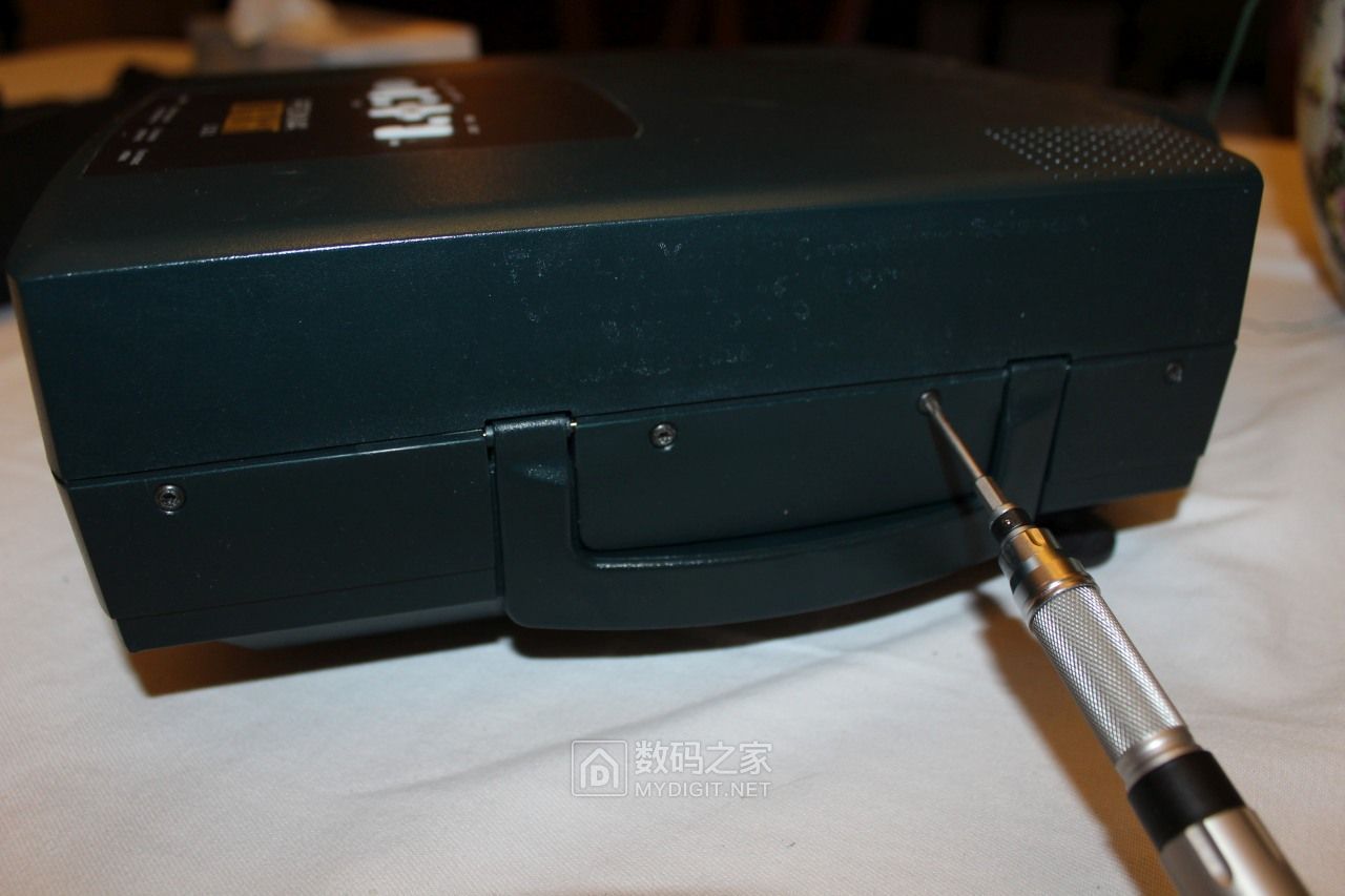 都是钽电容惹的祸：拆修宝施玛（Proxima）3LCD投影机三无故障