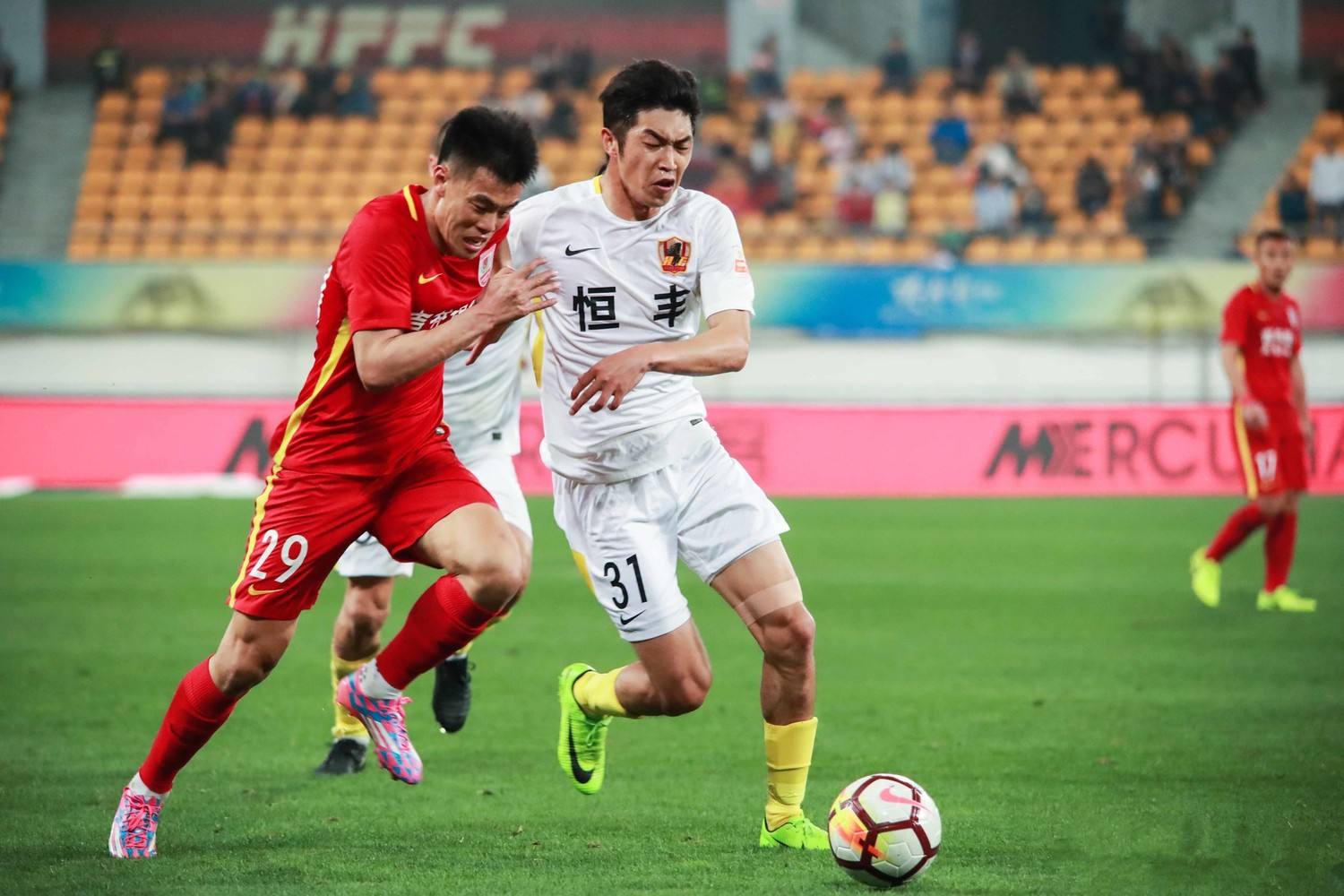 谭龙亚洲杯表现,谭龙中超中甲总共打进多少球