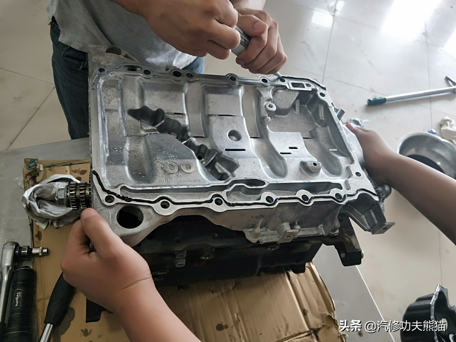 07年奥迪a6轻微烧机油怎么解决,奥迪2007款a6烧机油的原因