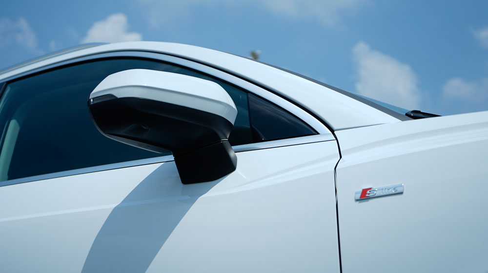 奥迪q345tfsiquattro,奥迪q335tfsi时尚动感型测评