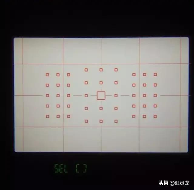 适马100-400镜头佳能80d,佳能80d能配70-200镜头吗