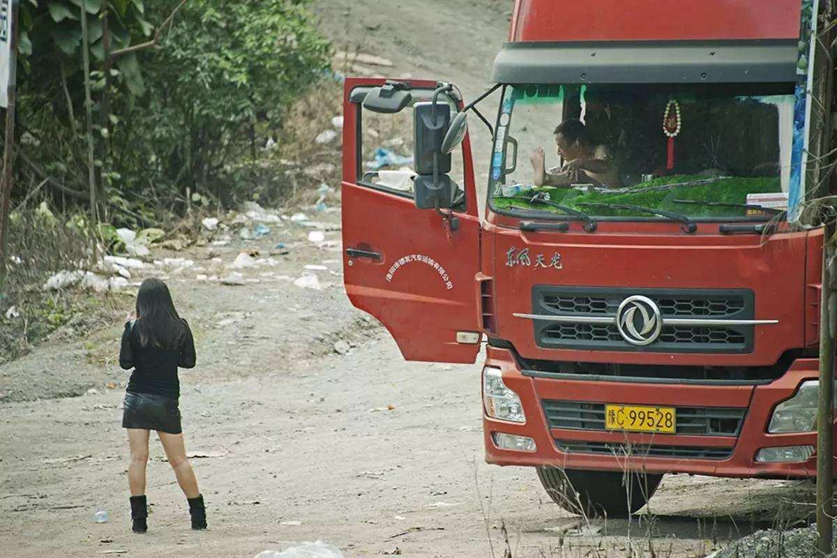 养重卡一个月能挣多少钱,养一辆卡车都有哪些成本