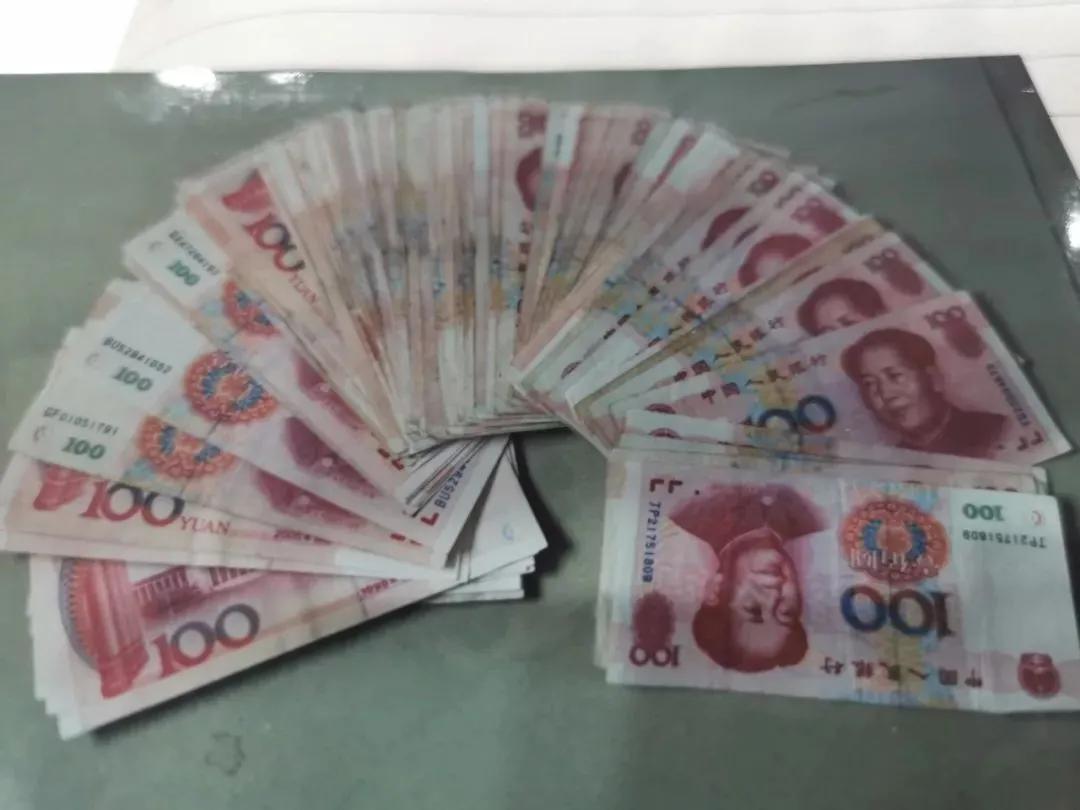 汶川地震救同学的英雄小男孩现状,汶川地震中救了多少人的小英雄