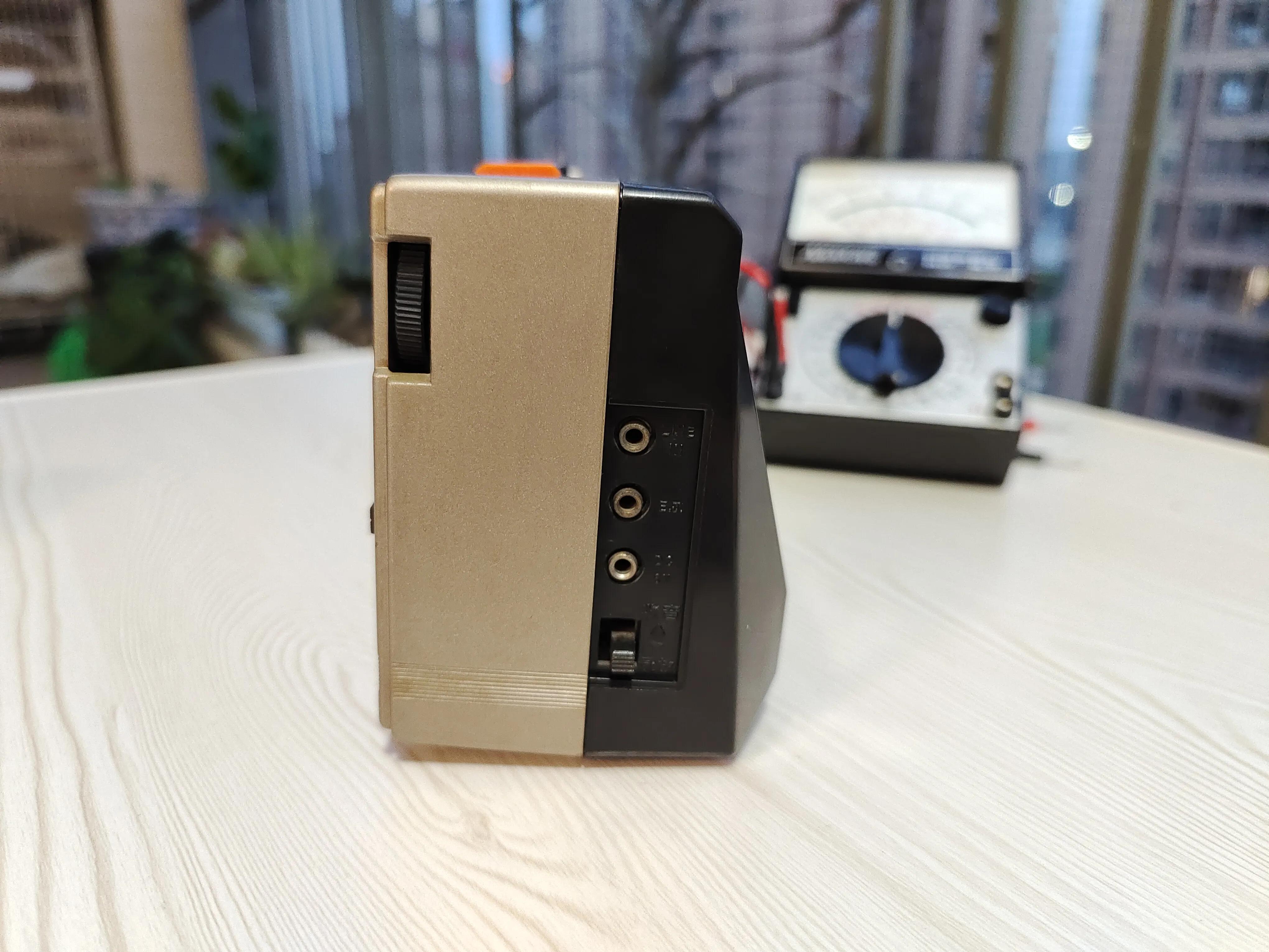 八十年代宝石花牌便携式收录机,红灯牌老式收录机价格