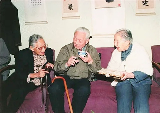 侄子忆雷洁琼：最爱家乡腐乳咸鱼，曾劝其别移民