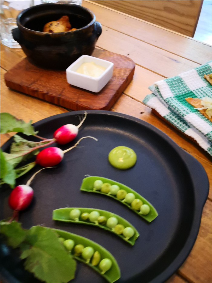 新西兰总理府前吃素食