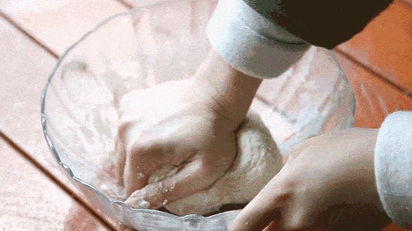 包子蒸熟后为什么底部会烂,为什么包子蒸好后表皮不光亮