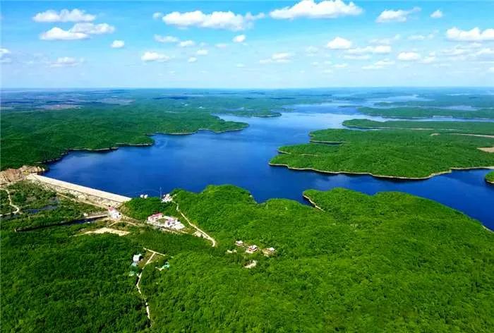 黑河挨着哪里,黑河远方文学