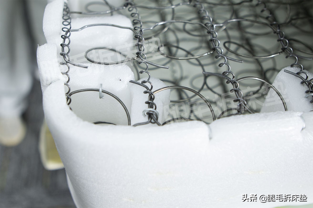 拆解棕床垫,乳胶床垫拆卸全过程