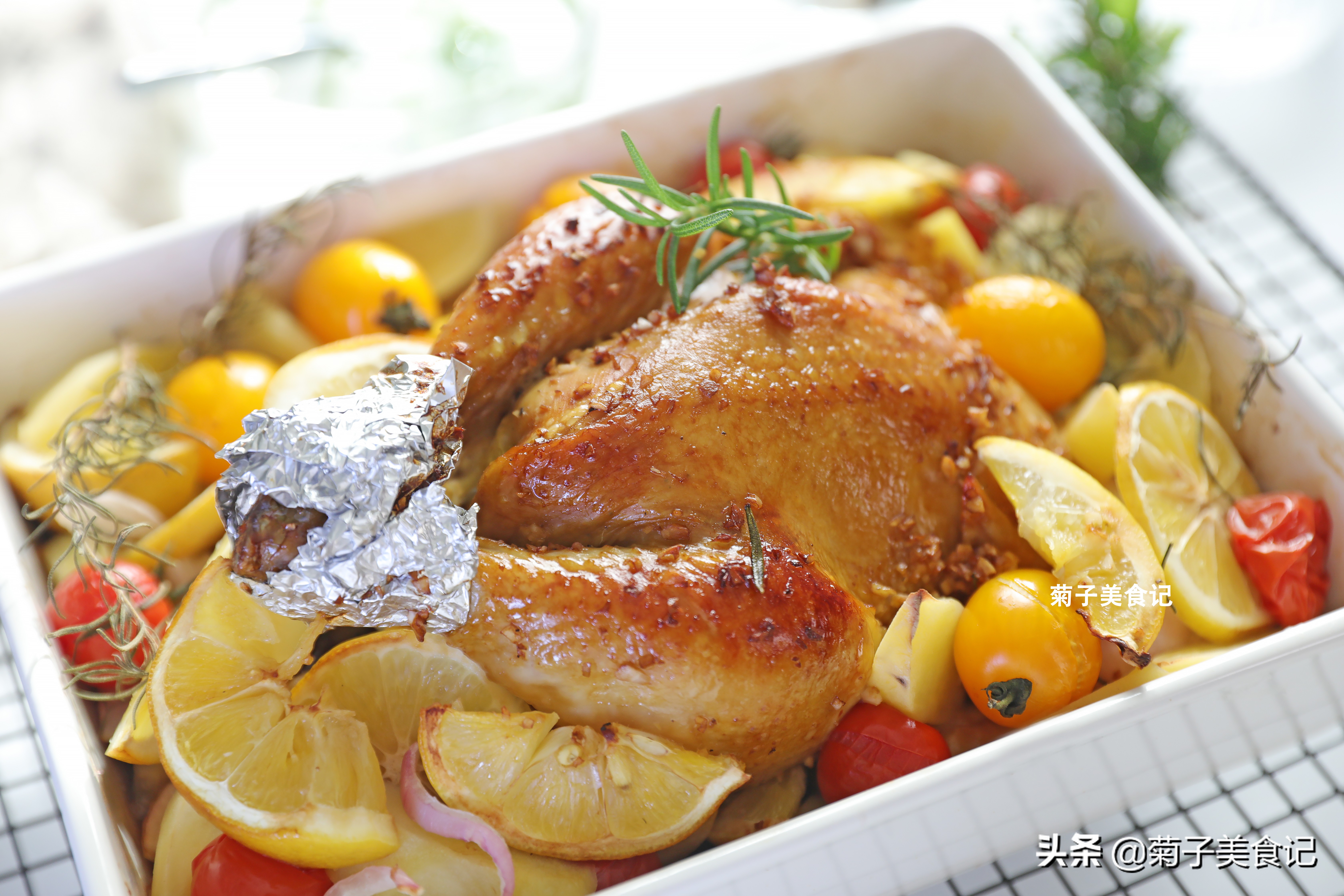端午在家做简单开胃的柠檬烤鸡,鲜嫩多汁不油腻,在家露一手