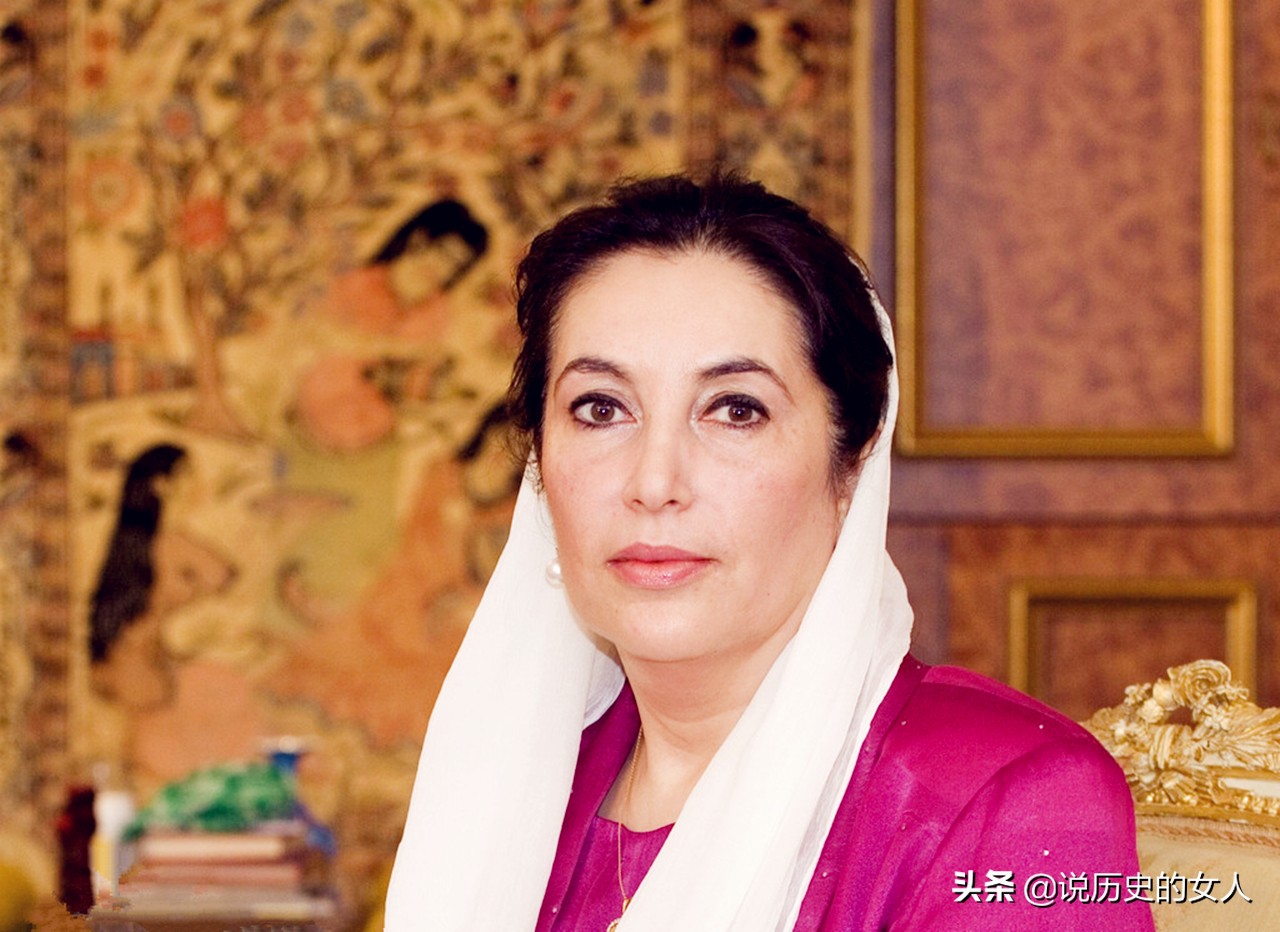 巴基斯坦总理“铁蝴蝶”贝·布托：35岁做总理，54岁遭*杀暗**