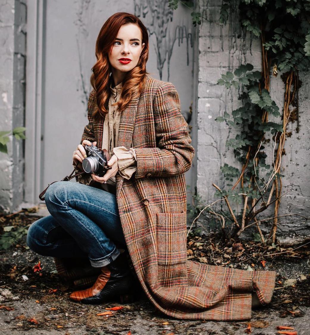 黑白格纹大衣怎么搭配好看,戴帽子黑白格纹大衣怎么搭配好看