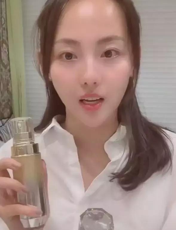 张嘉倪用的是韩束吗,张嘉倪推荐国货护肤品