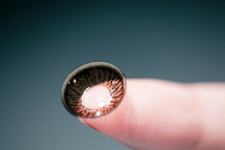 如何正确的选择隐形眼镜,隐形眼镜怎么选择才是最自然