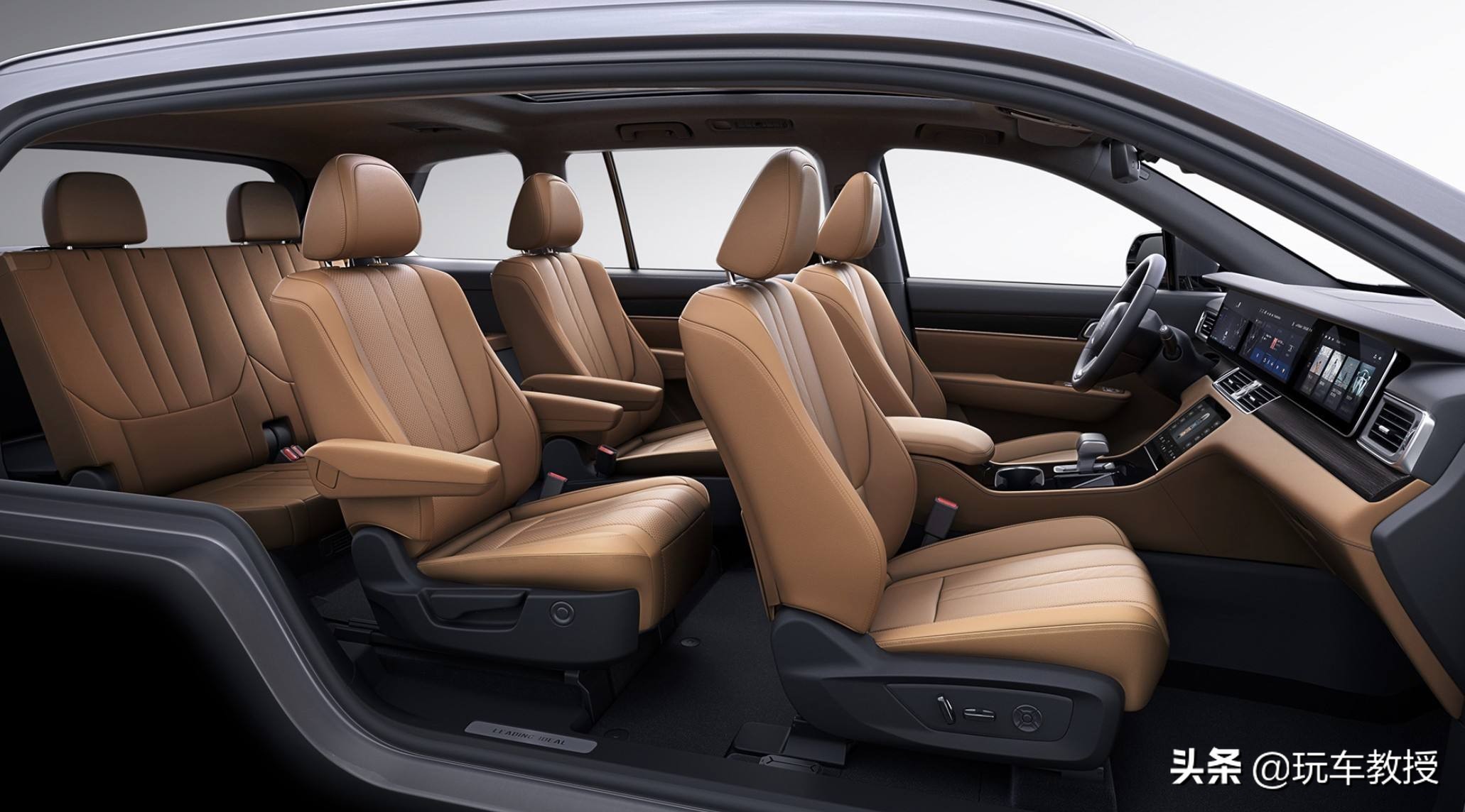 十万家用7座性价比最高的suv推荐,这2款高大威猛的同门7座suv你选谁