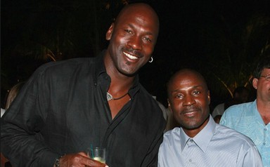 1米73折叠暴扣，一步加速过乔丹！难怪乔丹亲口承认：他比我厉害