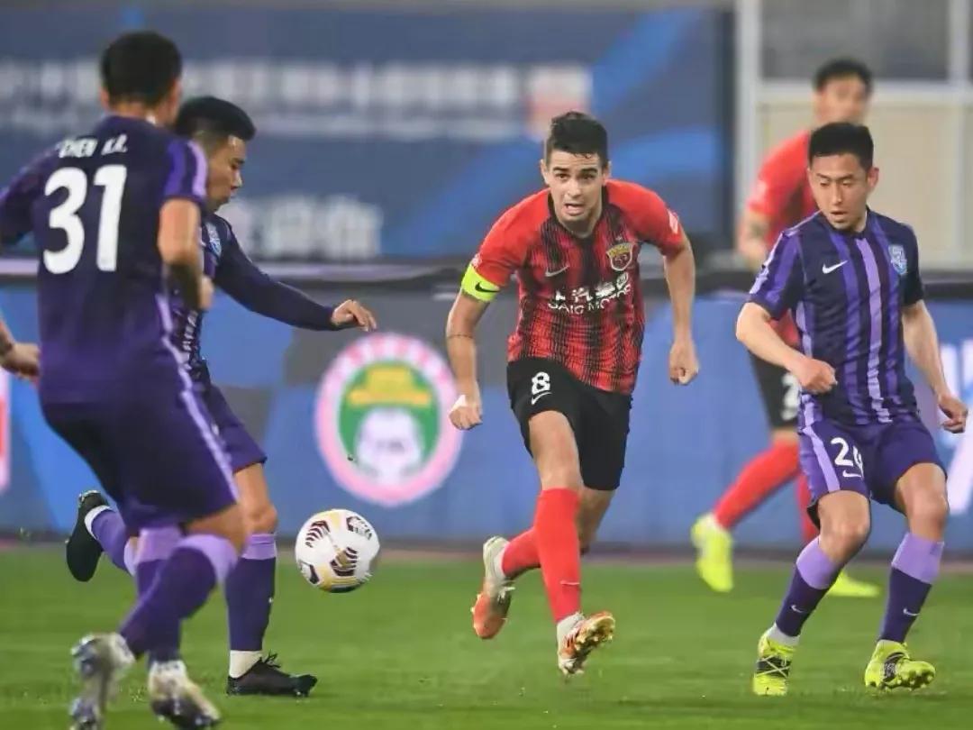 国足目前最有潜力的前腰,国足的前腰位置