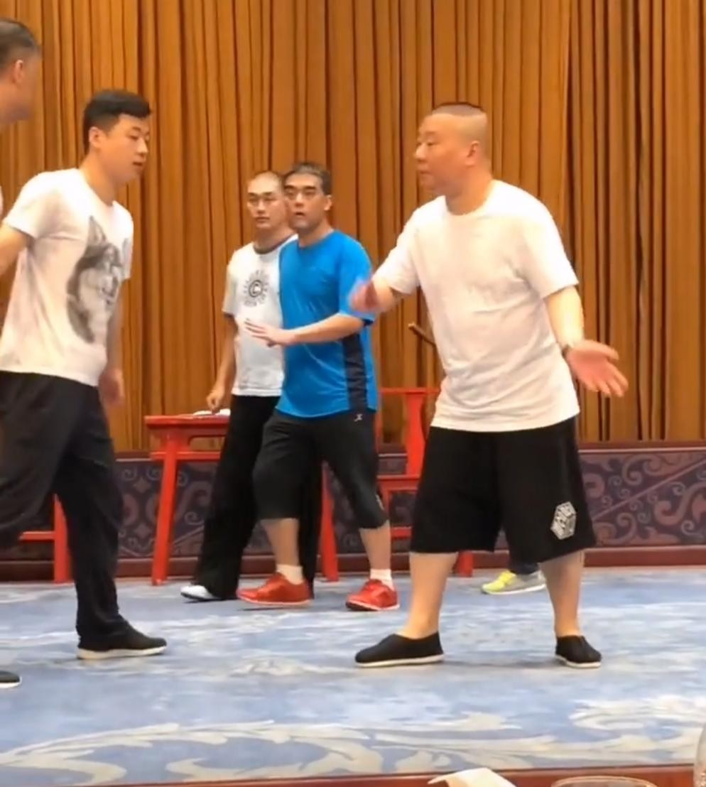 郭德纲50亿身价,郭德纲跳芭蕾