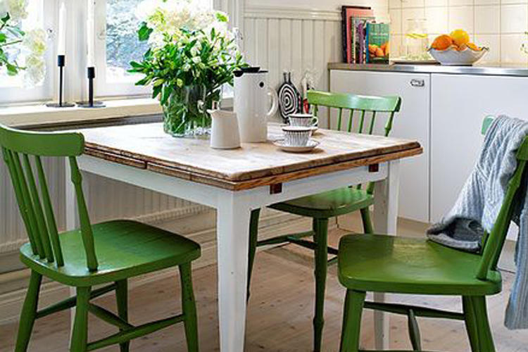 几十年的老木桌如何翻新,怎么修复白色木桌