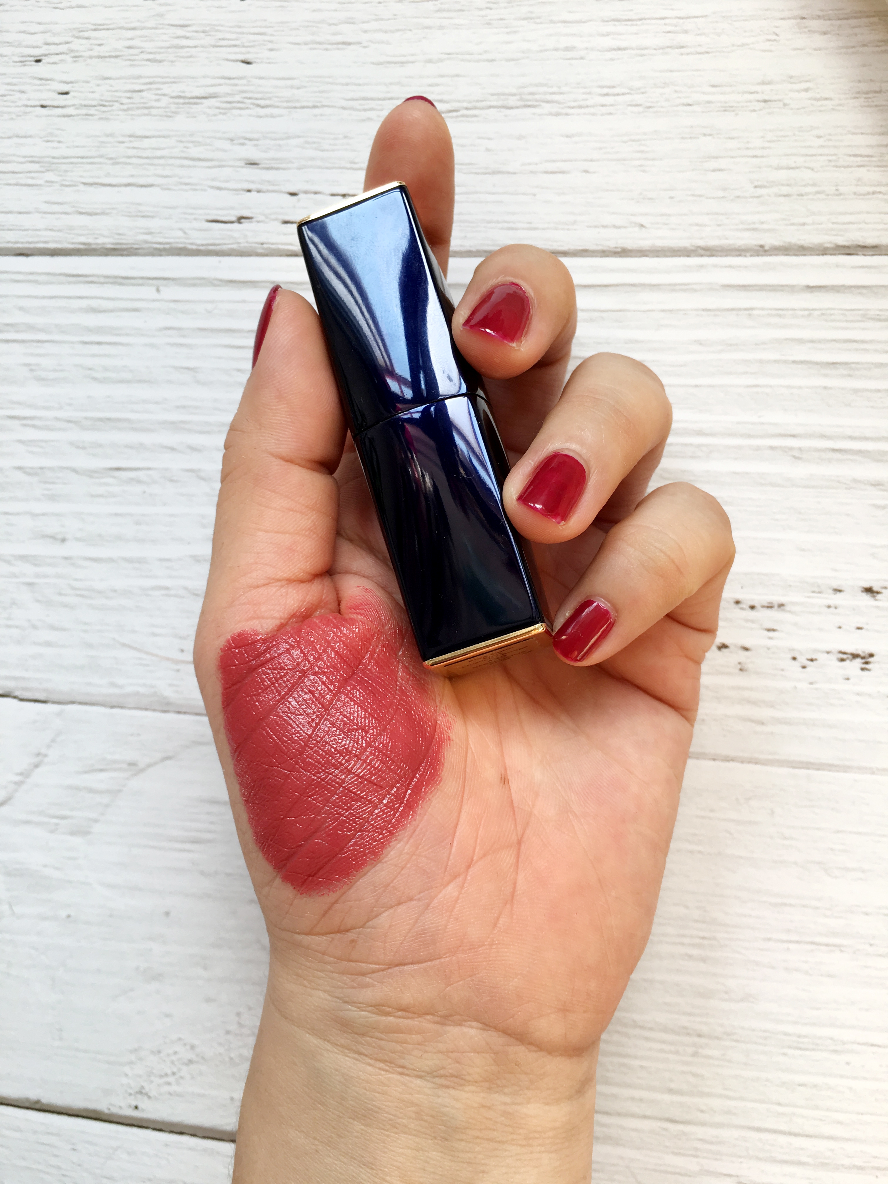 你会选哪支?超高性价比专柜品牌口红试色分享雅诗兰黛唇膏试色