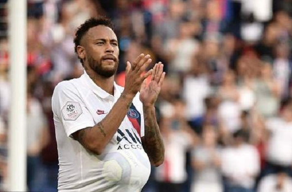 内马尔和c罗的巅峰对决,内马尔c罗真正的比赛