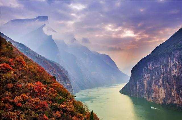 早发白帝城的夸张手法语句,早发白帝城用到的修辞