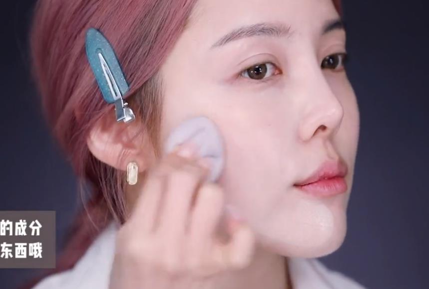 出门尽量化淡妆的方法,女人淡妆的正确化妆方法